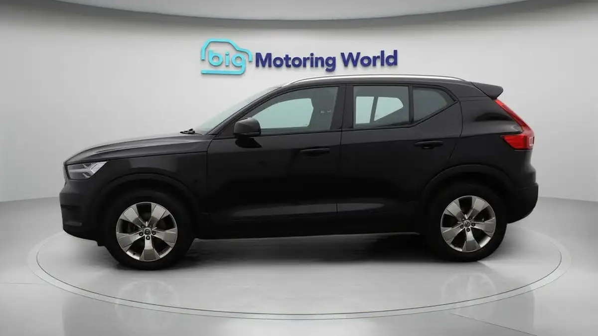 2021-volvo-xc40-15-t3-momentum-163bhp-big-3