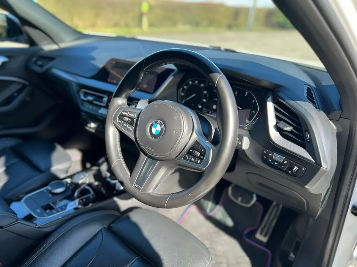 2020-bmw-1-series-20td-120d-xdrive-m-sport-big-22
