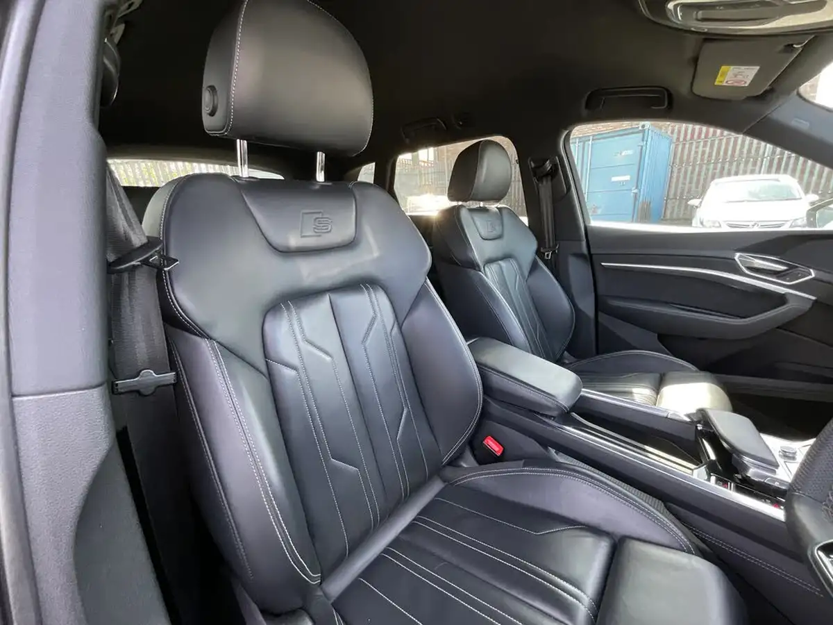 2022-audi-e-tron-50e-black-edition-station-wagon-big-6