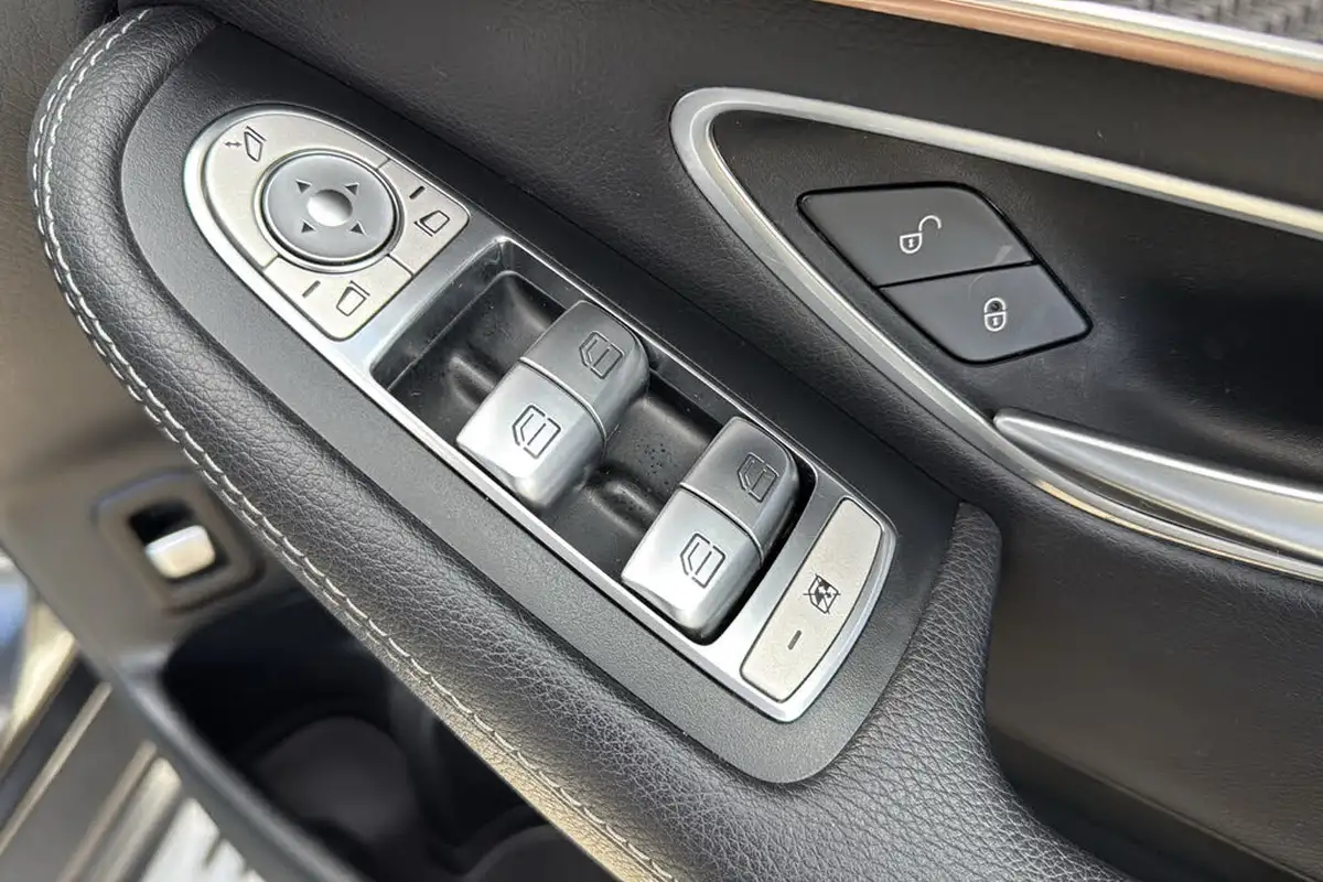 2022-mercedes-benz-eqc-e-eqc-400-amg-line-premium-big-26