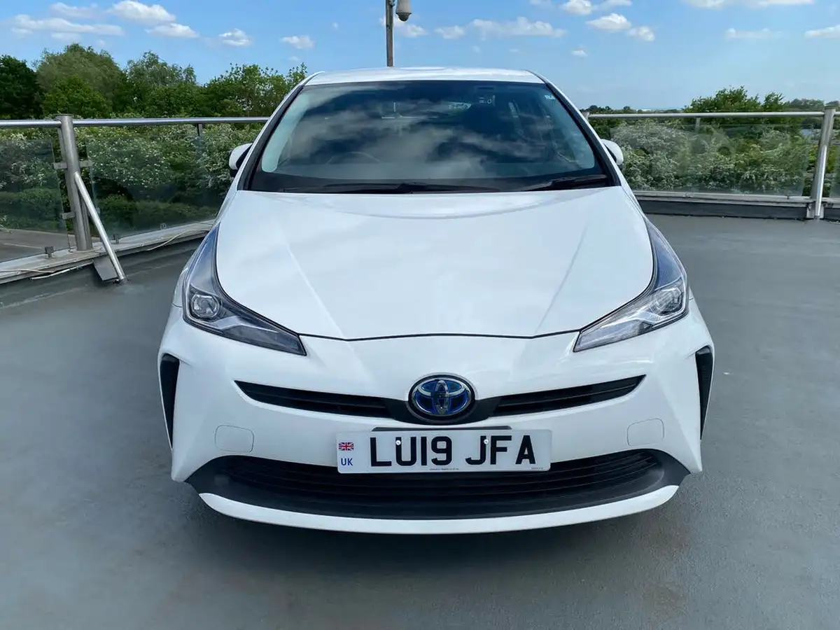 2019-toyota-prius-big-7