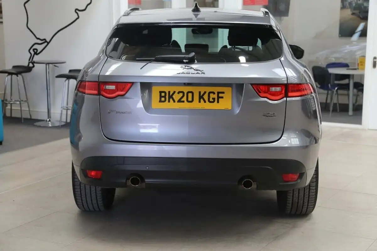2020-jaguar-f-pace-20i-chequered-flag-big-48