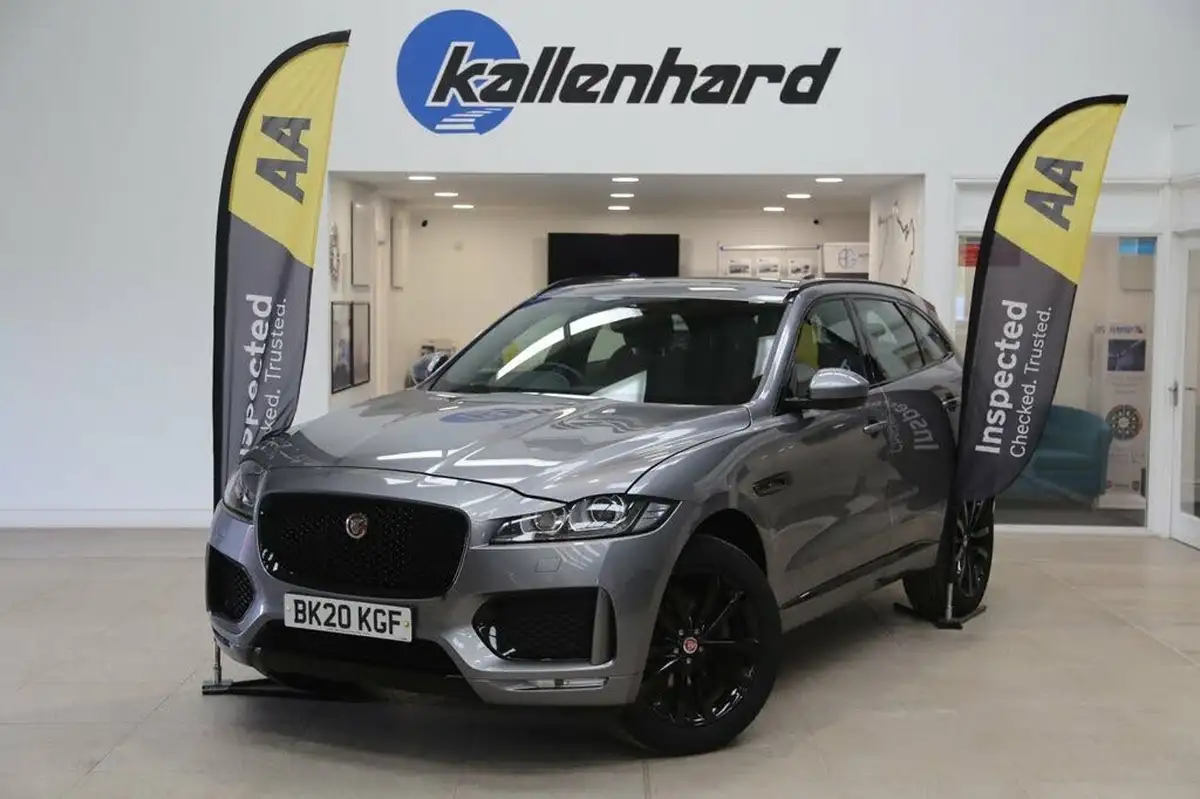 2020-jaguar-f-pace-20i-chequered-flag-big-0