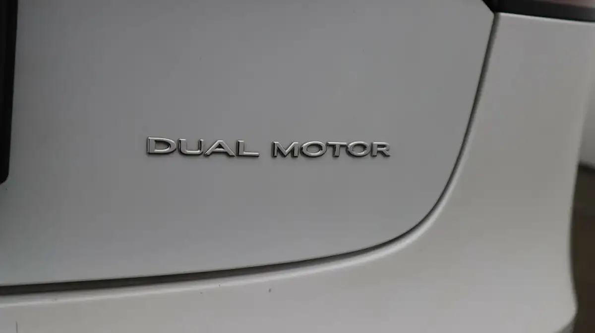 2021-tesla-model-3-e-long-range-4x4-big-21