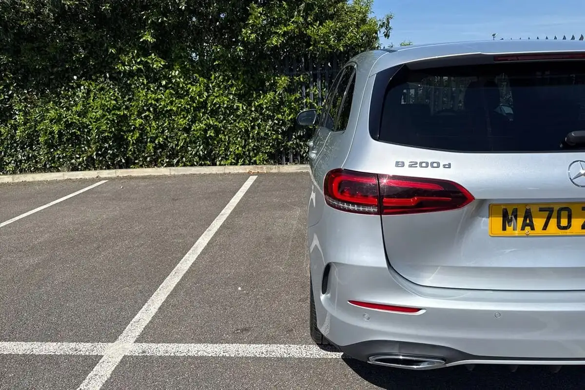 2020-mercedes-benz-b-class-20d-b200d-amg-line-executive-big-35
