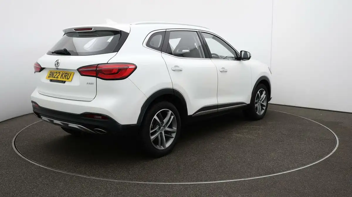 2022-mg-hs-15t-gdi-exclusive-162ps-big-7