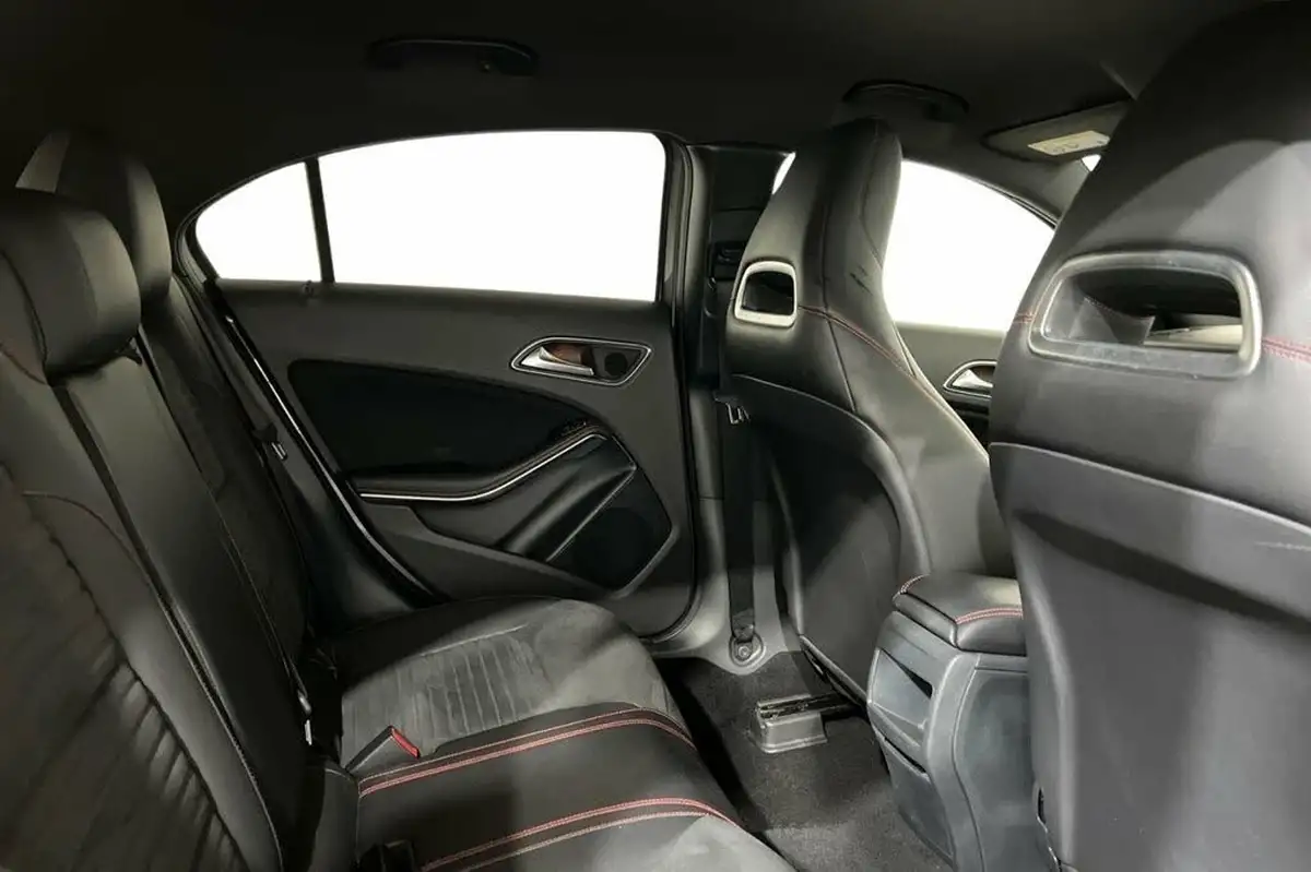 2015-mercedes-benz-a-class-21cdi-a200-night-edition-7g-dct-big-7