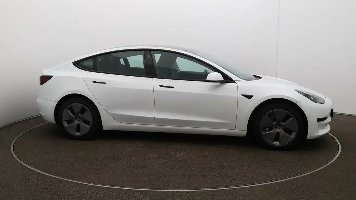 2021-tesla-model-3-e-long-range-4x4-big-39