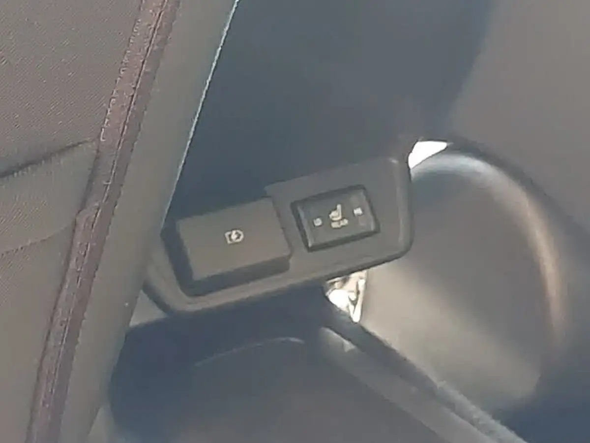 2022-nissan-leaf-e-n-connecta-39kwh-big-12