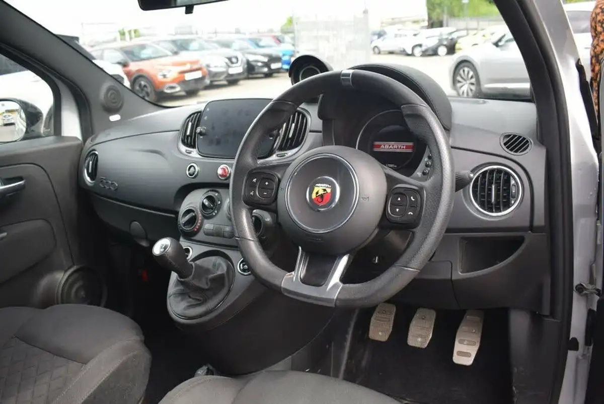 2022-abarth-595-14-tjet-f-big-1