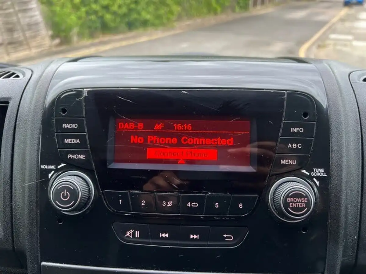 2019-peugeot-boxer-20-bluehdi-335-l4-luton-bfb-big-9