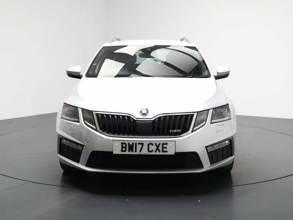 2017-skoda-octavia-20tdi-vrs-estate-dsg-big-4