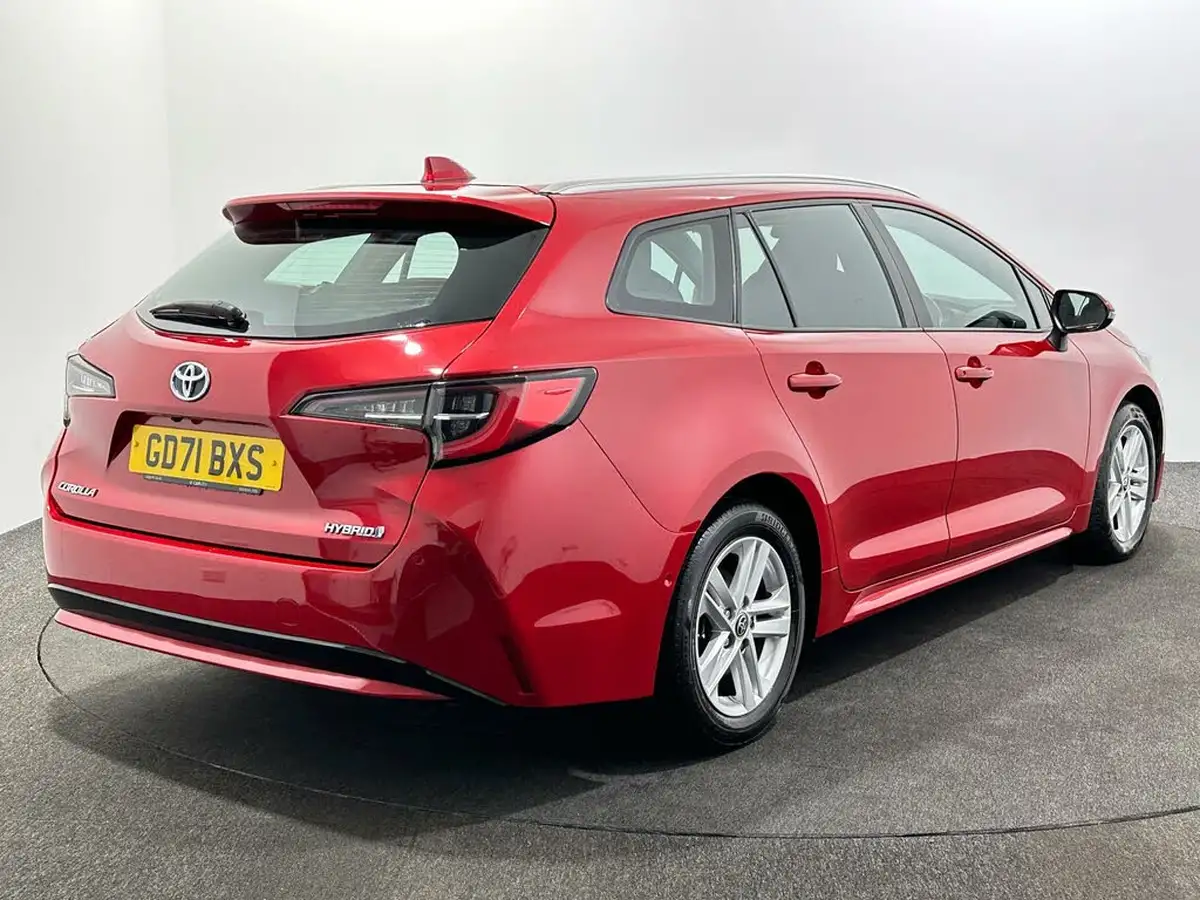 2022-toyota-corolla-18-vvt-i-icon-tech-spare-wheel-touring-sports-5d-big-6