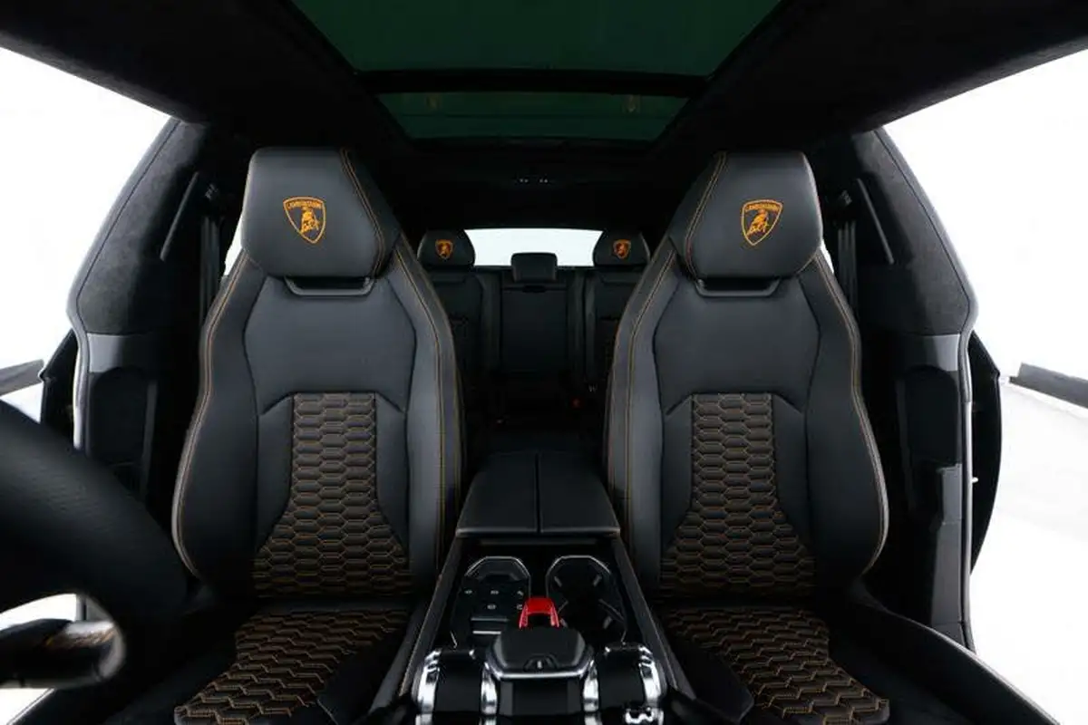 2024-lamborghini-urus-40-no-trim-big-6