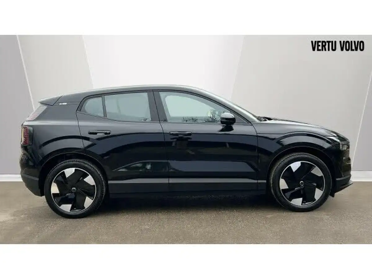 2024-volvo-ex30-e-single-motor-plus-extended-range-big-2