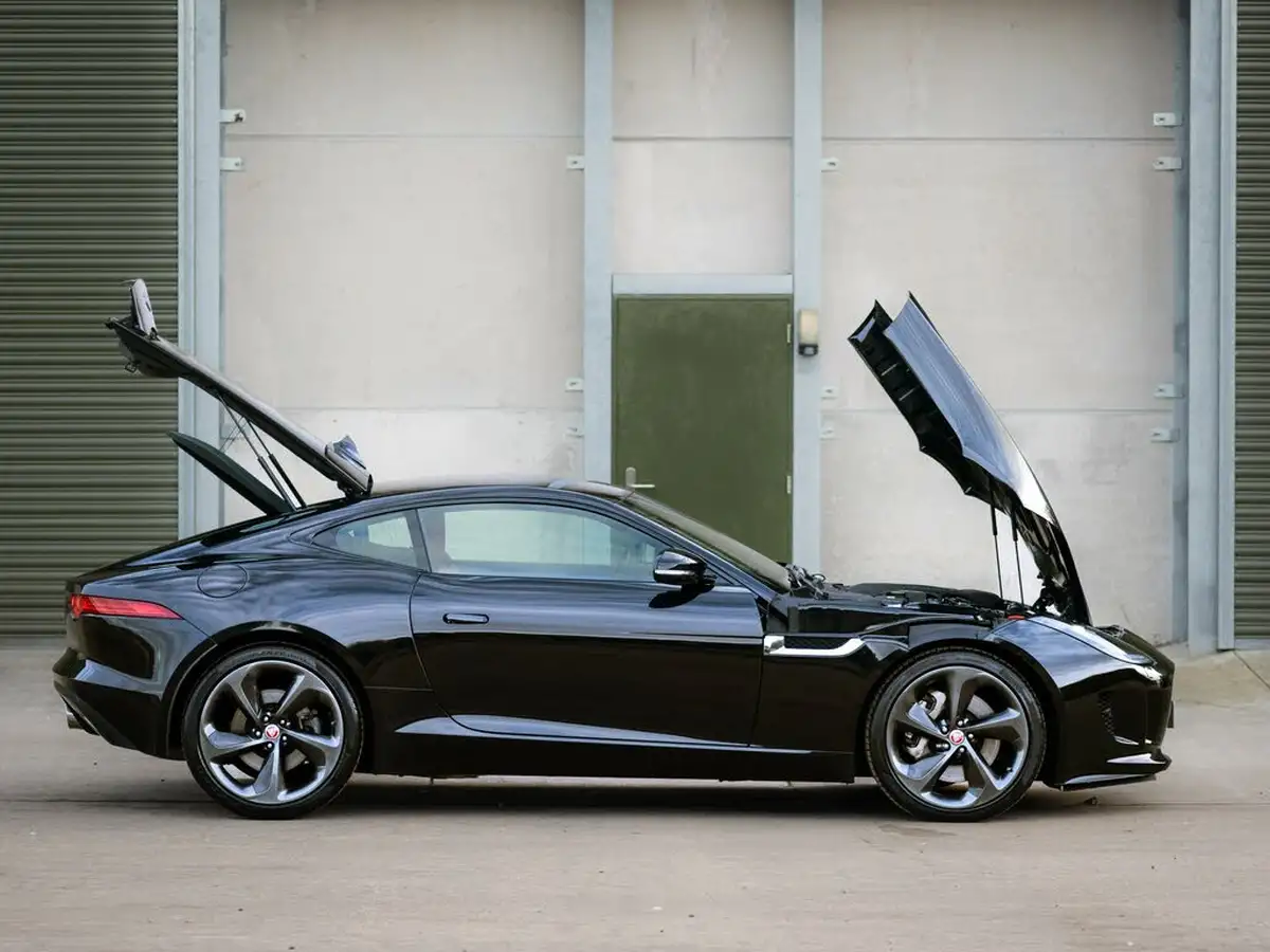 2015-jaguar-f-type-30-v6-coupe-quickshift-big-47