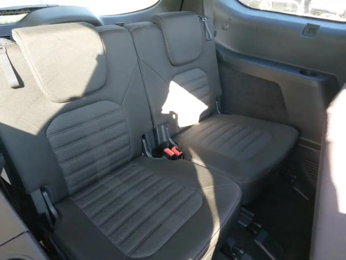 2019-ford-galaxy-15t-zetec-big-18