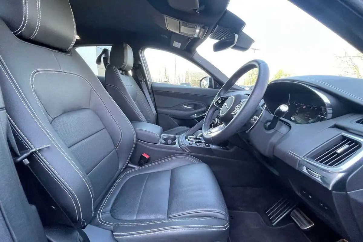2023-jaguar-e-pace-15-p300e-r-dynamic-se-big-8