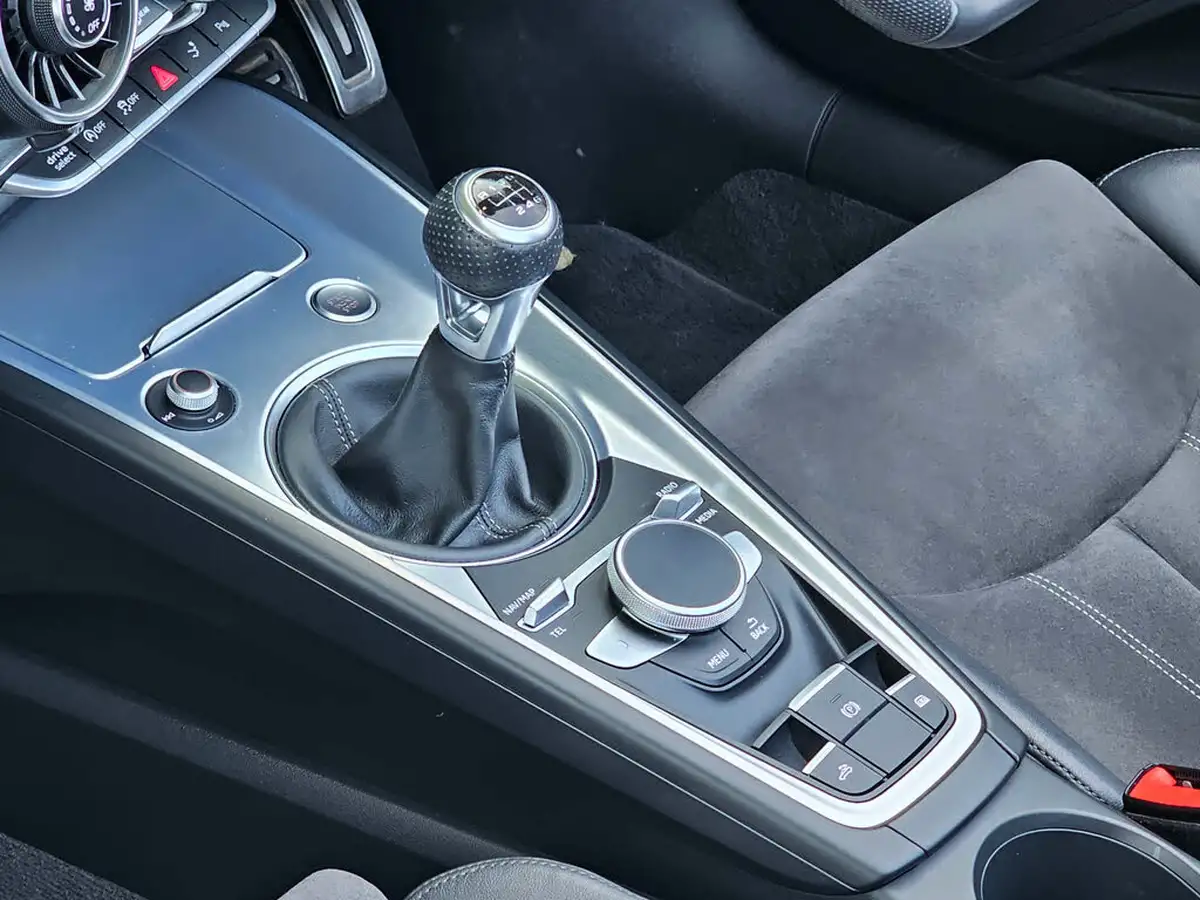2017-audi-tt-roadster-18-tfsi-s-line-big-24