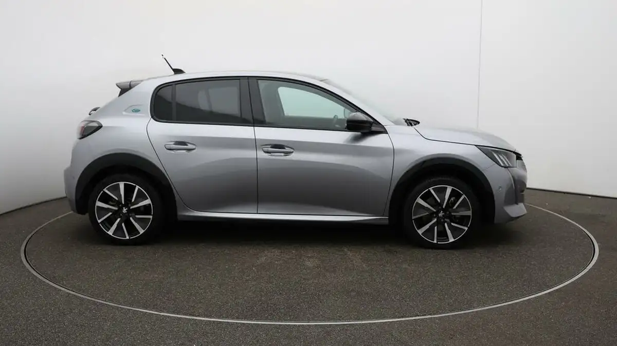 2022-peugeot-208-e-gt-136bhp-50kwh-big-49