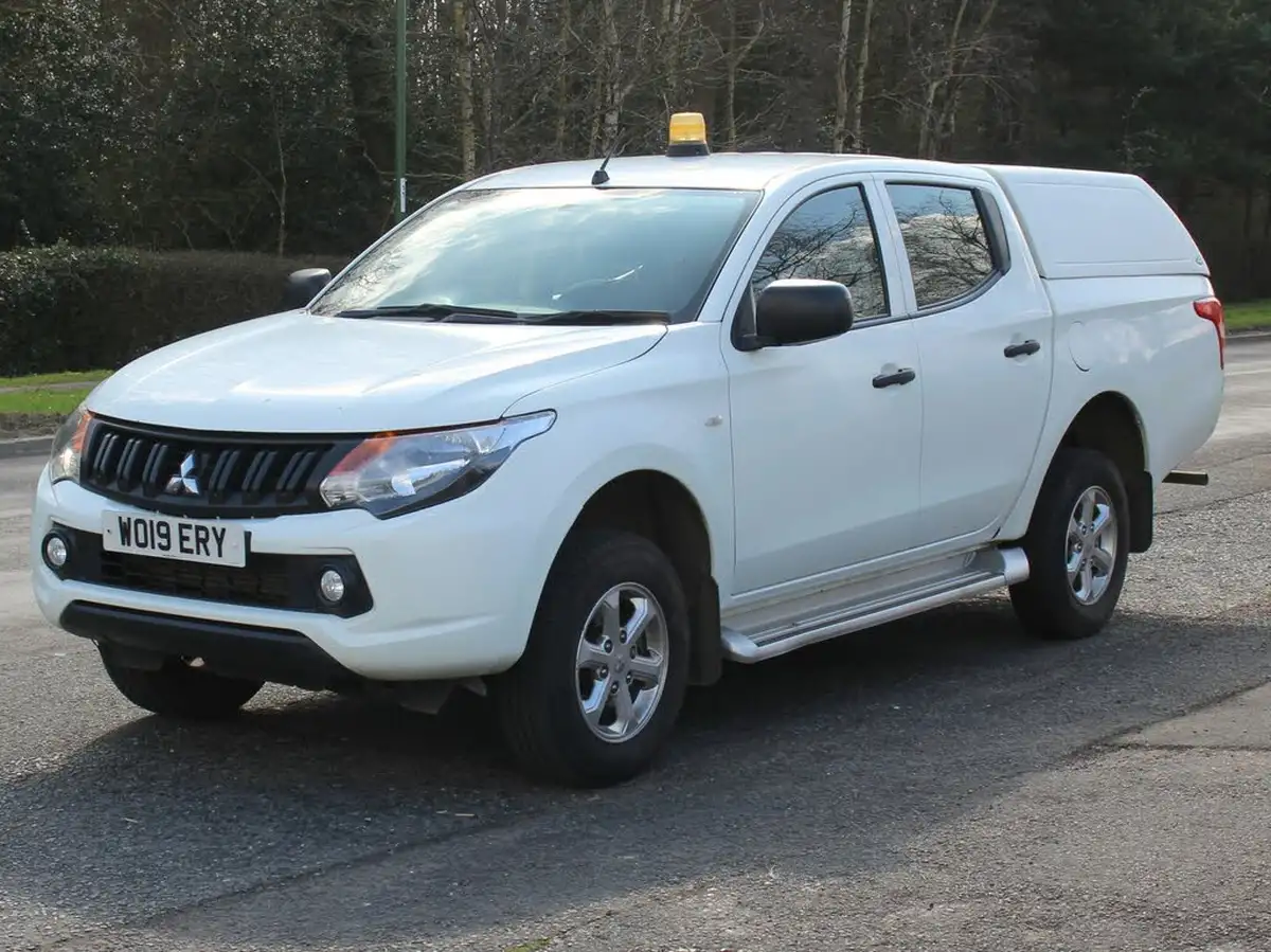 2019-mitsubishi-l200-24di-d-4life-eu6b-double-pickup-big-21