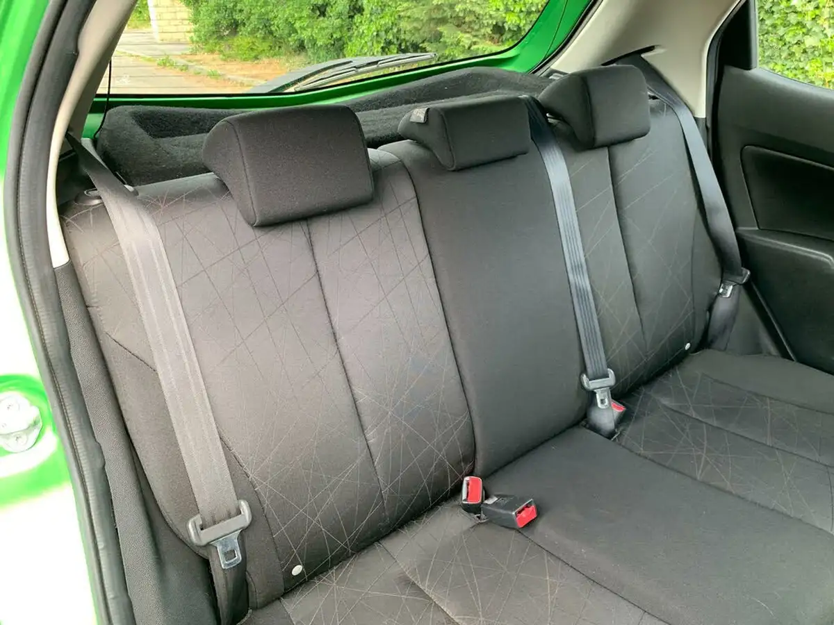 2012-mazda-mazda2-13-tamura-5d-big-14