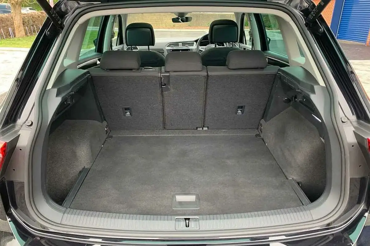 2022-volkswagen-tiguan-15-tsi-elegance-big-10
