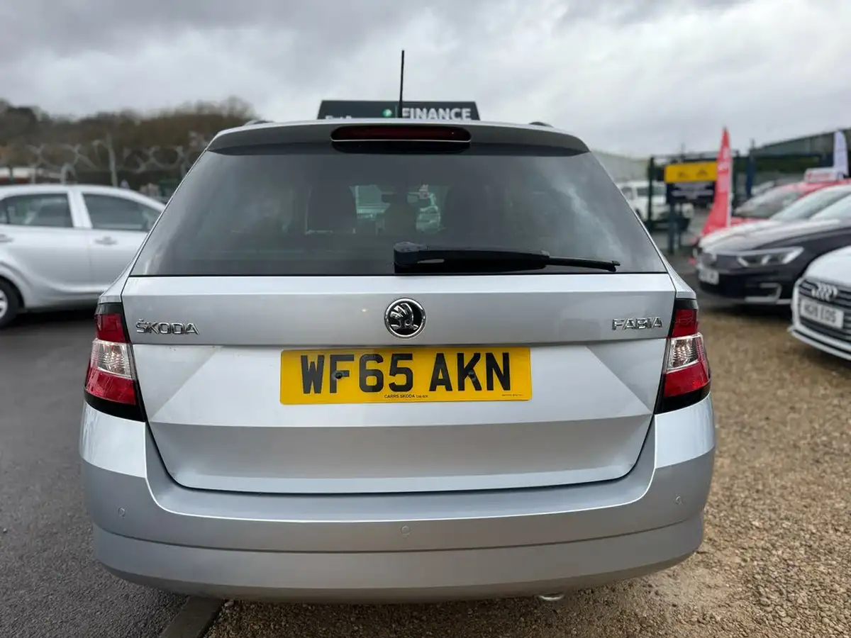 2015-skoda-fabia-12-tsi-se-l-109ps-estate-big-42