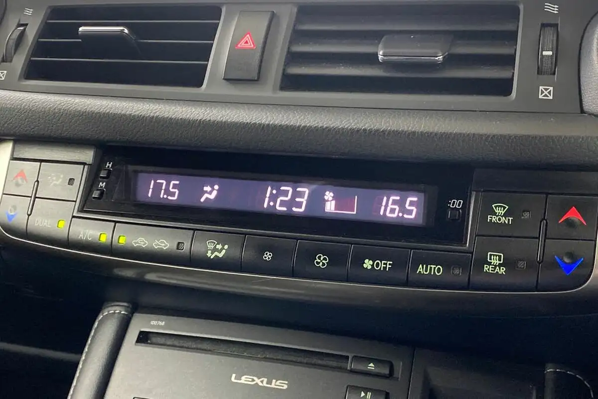 2018-lexus-ct-200h-18-f-sport-big-30
