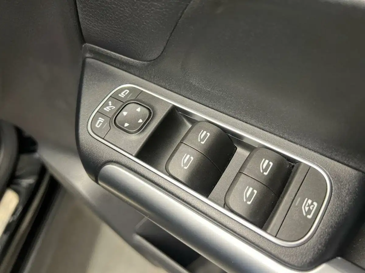 2023-mercedes-benz-gla-class-13-gla-200-sport-executive-station-wagon-big-14