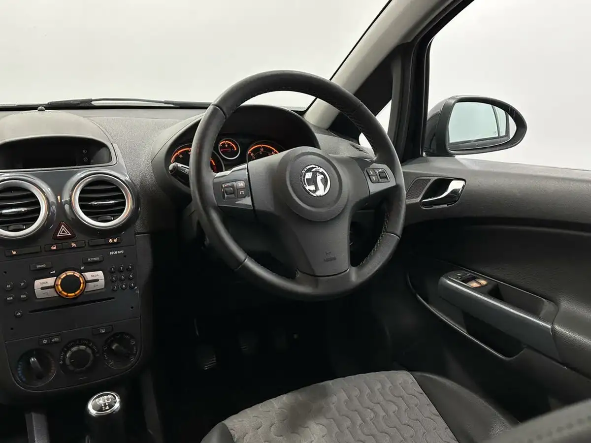 2012-vauxhall-corsa-14-se-5d-big-10