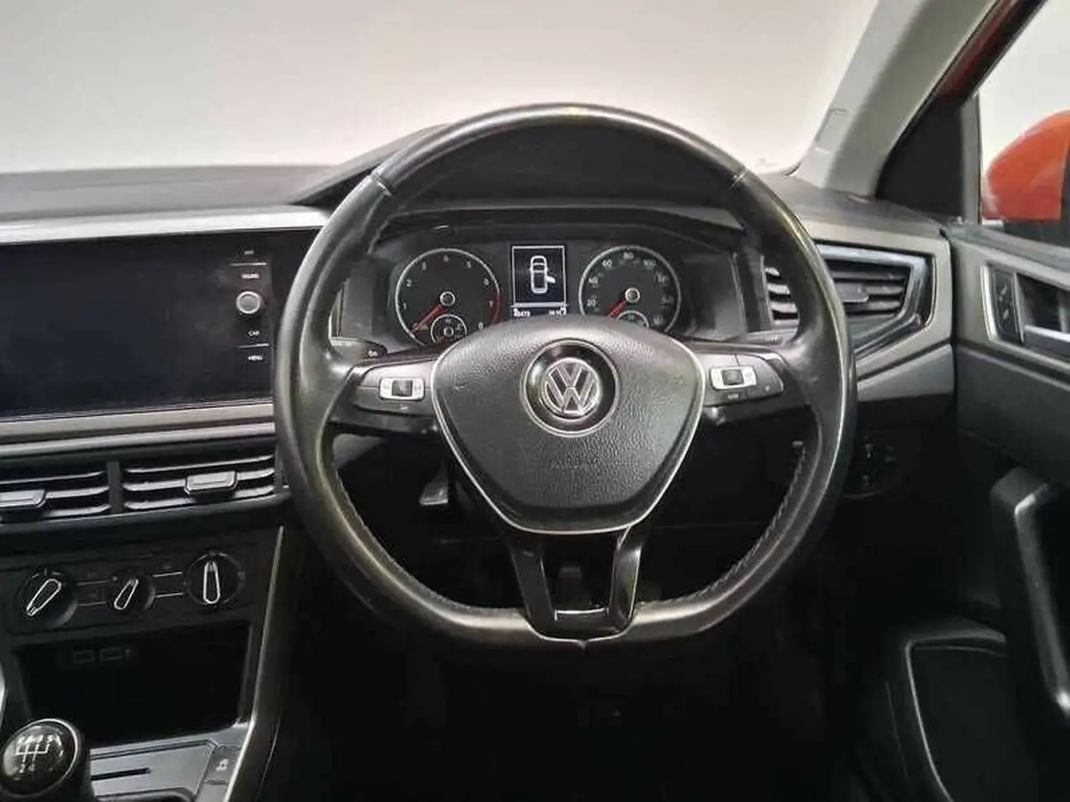 2018-volkswagen-polo-10-se-65ps-big-8