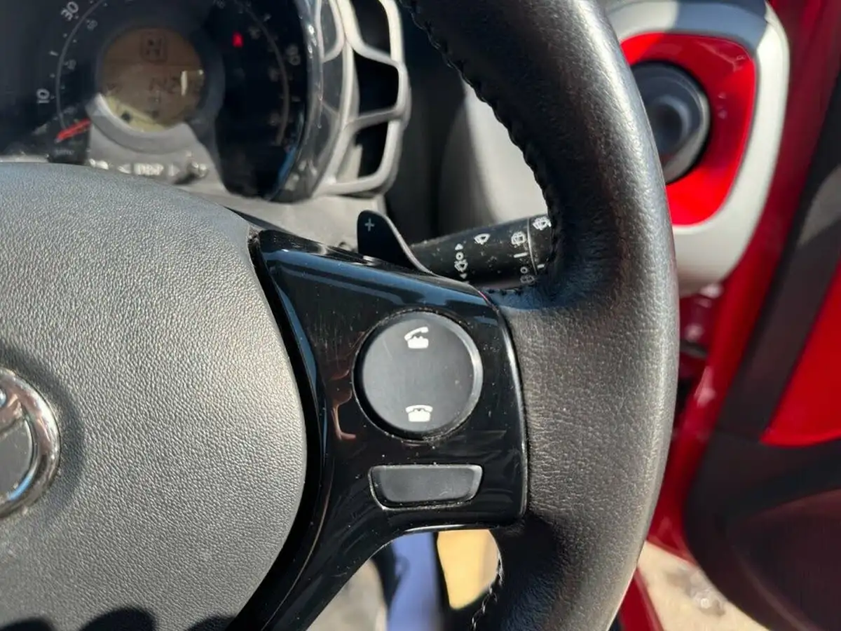 2019-toyota-aygo-10-vvt-i-x-play-tss-x-shift-big-19