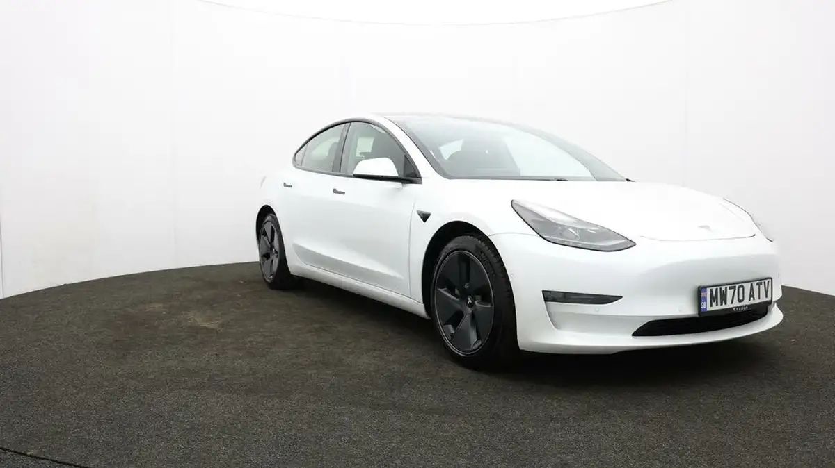2020-tesla-model-3-e-long-range-big-49