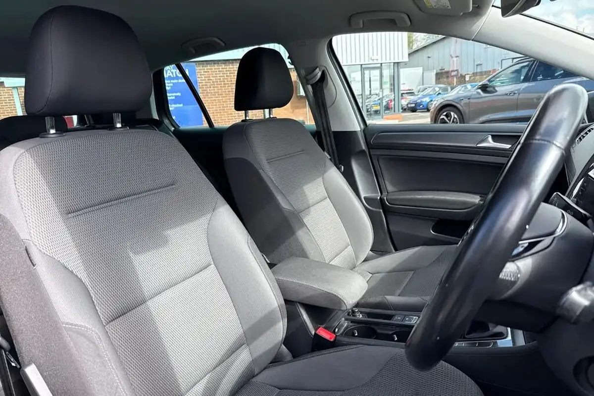 2019-volkswagen-golf-15-tsi-match-edition-150ps-hatchback-big-23