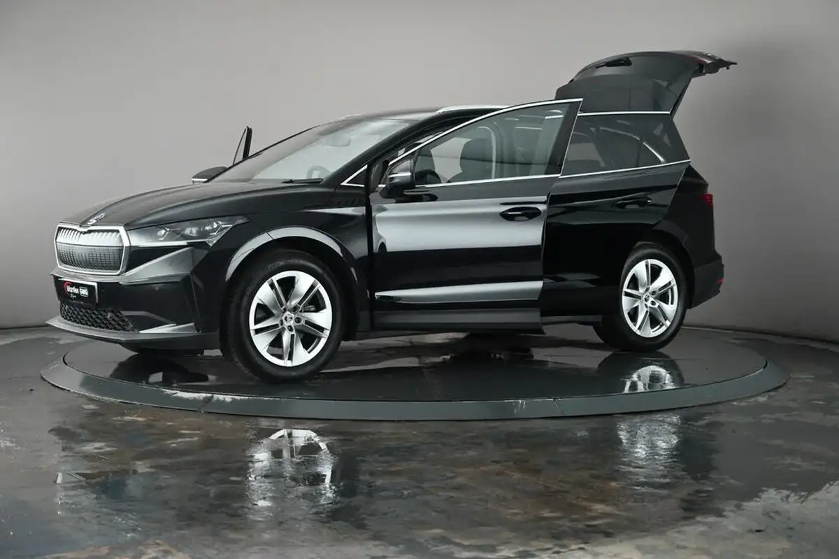 2023-skoda-enyaq-e-80-82-kwh-station-wagon-big-38