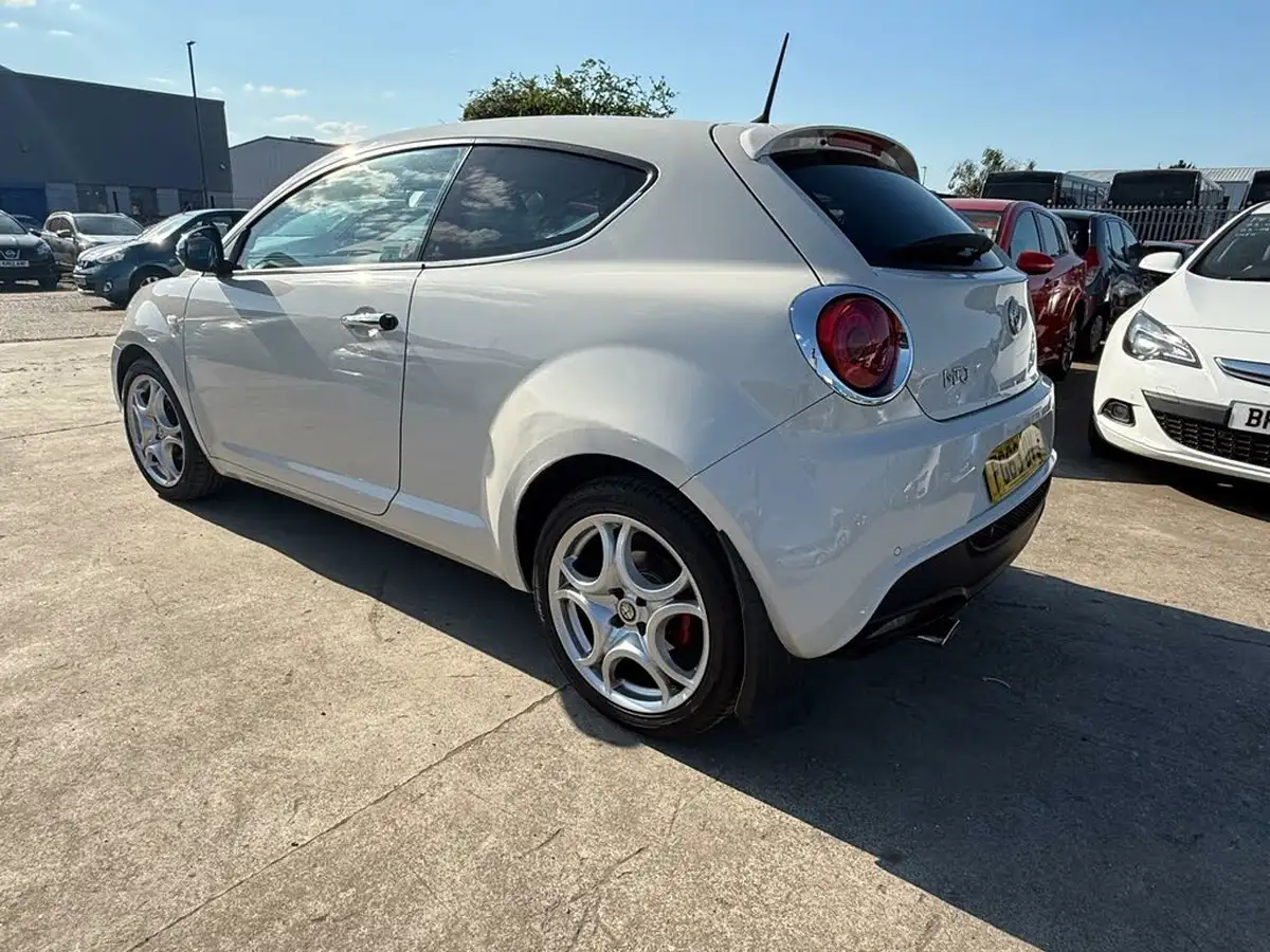 2013-alfa-romeo-mito-14-distinctive-tb-multiair-135bhp-big-4