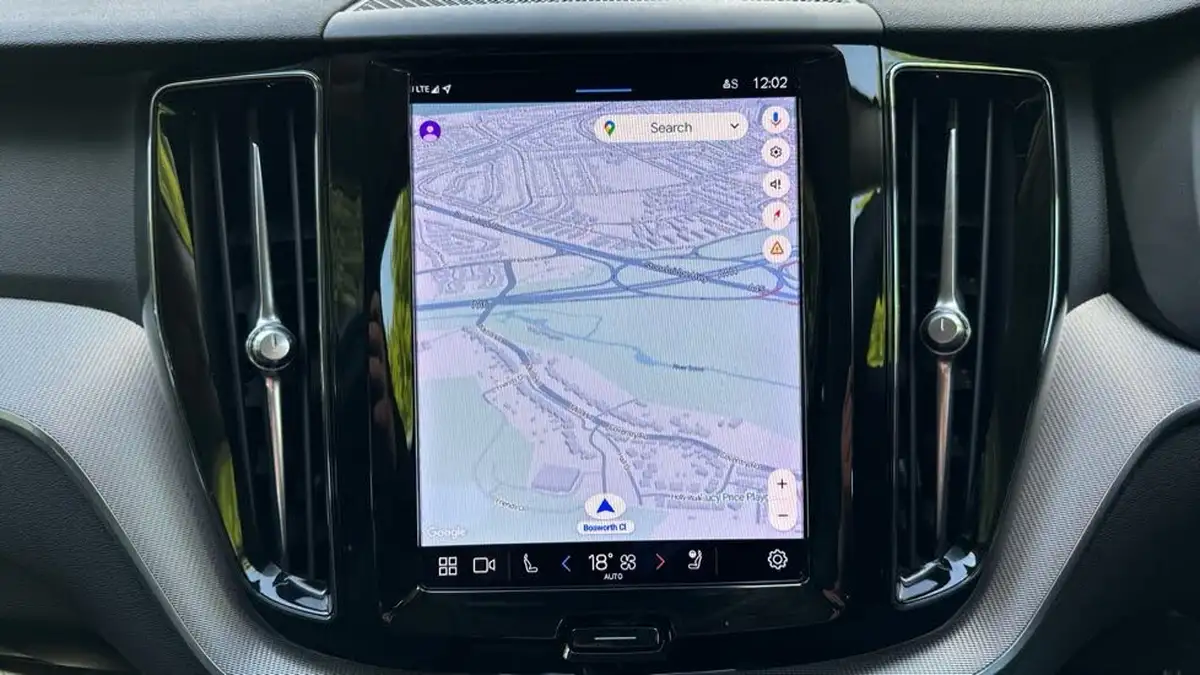 2022-volvo-xc60-20-b5-plus-big-17