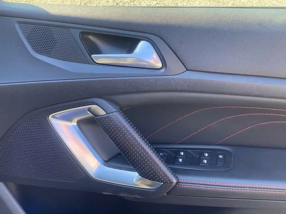 2017-peugeot-308-12-puretech-gt-line-big-17