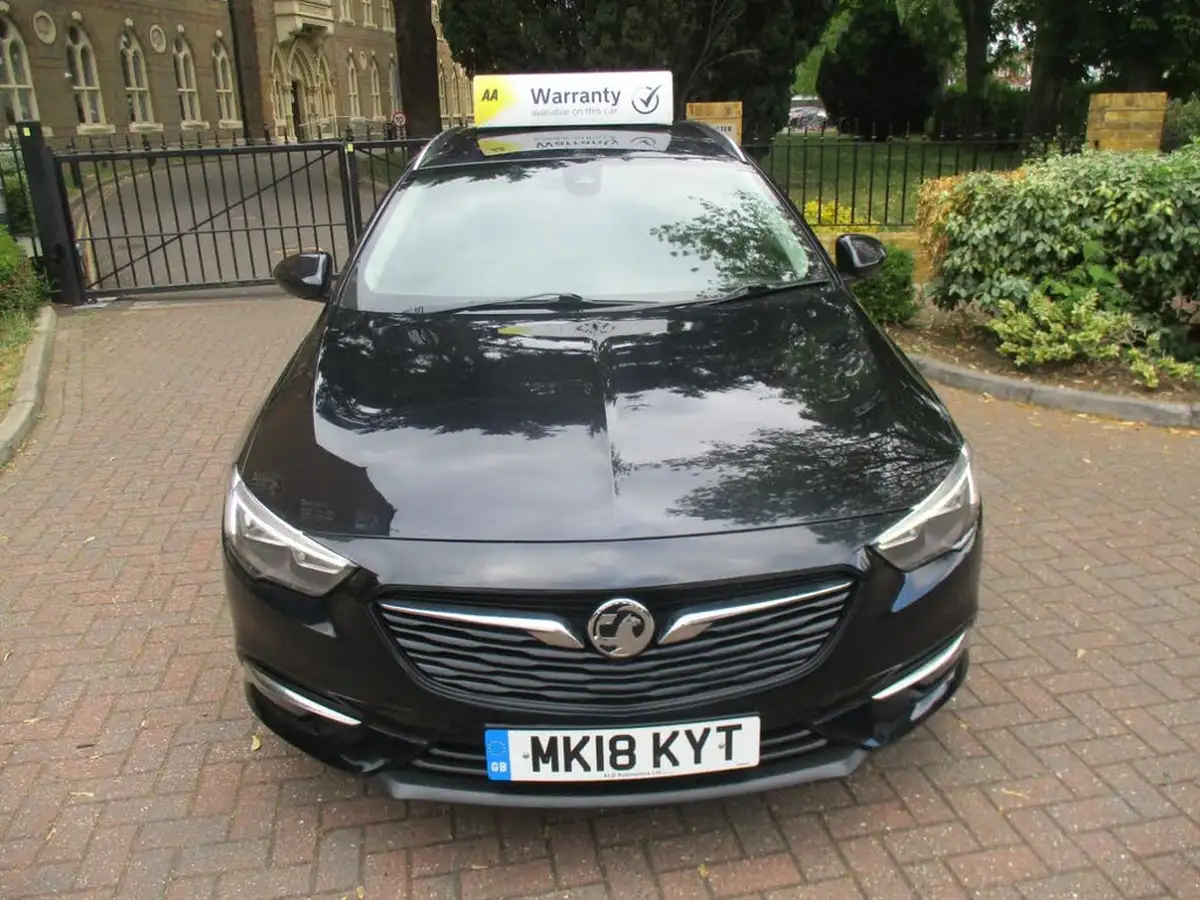 2018-vauxhall-insignia-sports-tourer-15-turbo-sri-big-16
