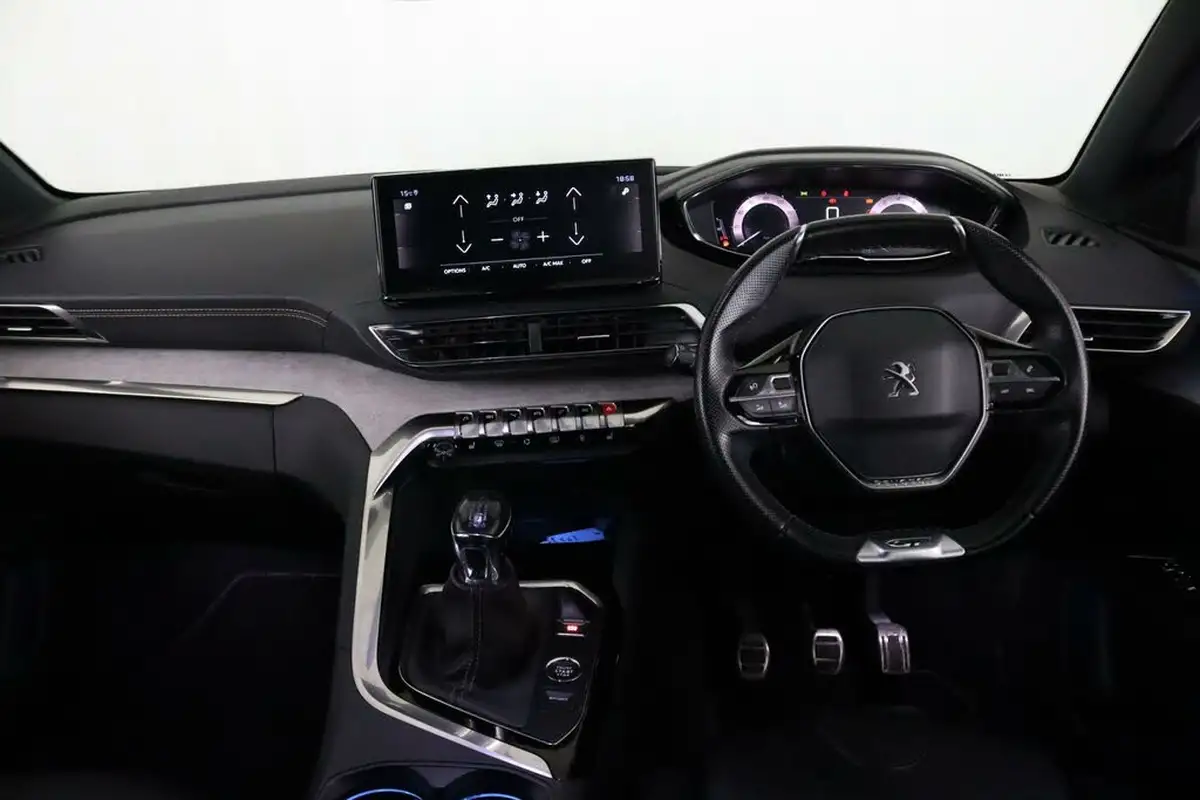 2022-peugeot-3008-suv-12-puretech-gt-big-16