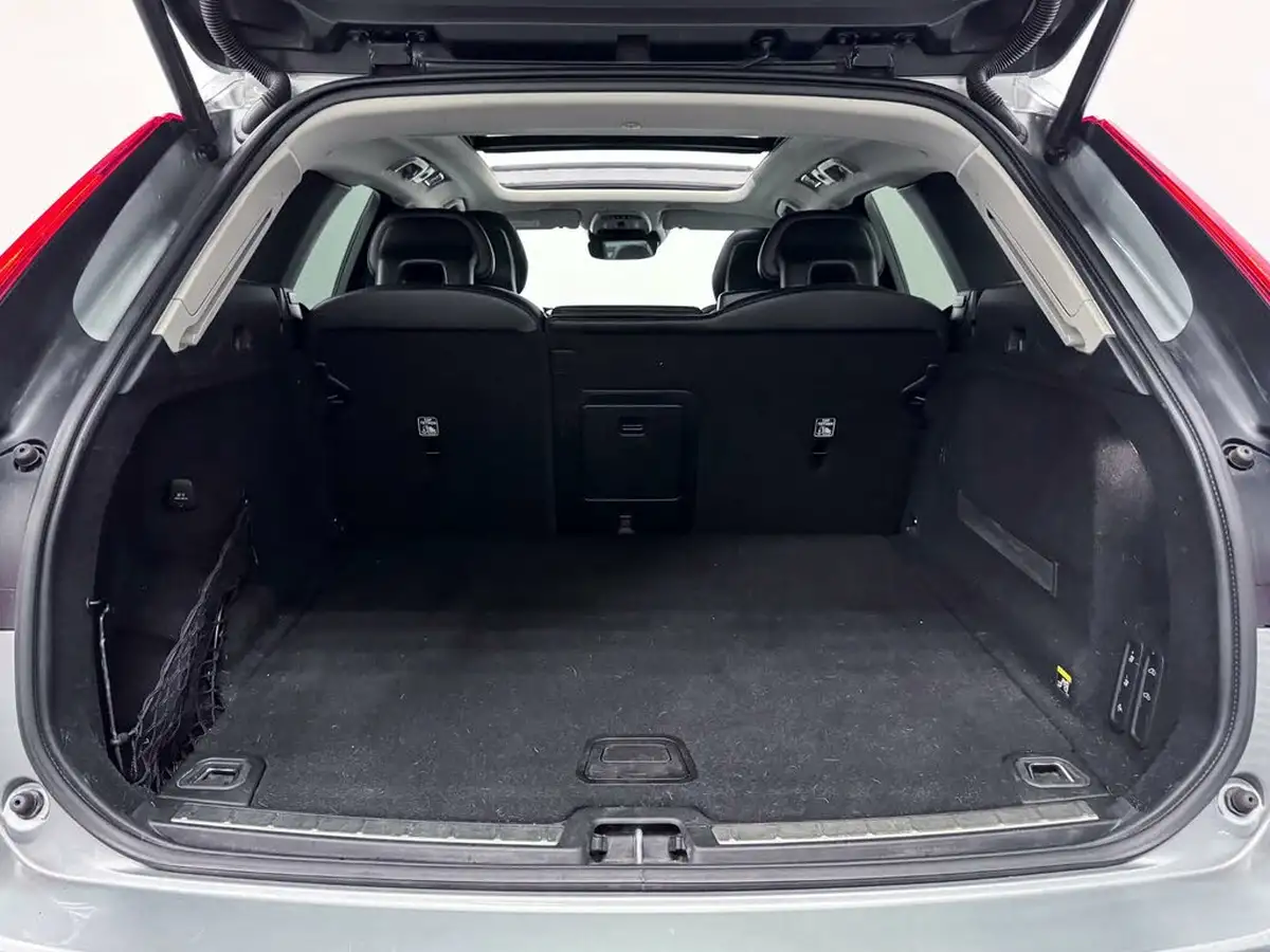 2018-volvo-xc60-20td-d5-inscription-pro-powerpulse-awd-big-7