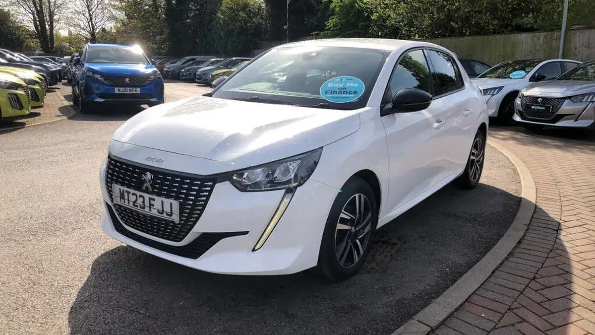 2023-peugeot-208-12-puretech-allure-premium-100ps-big-6