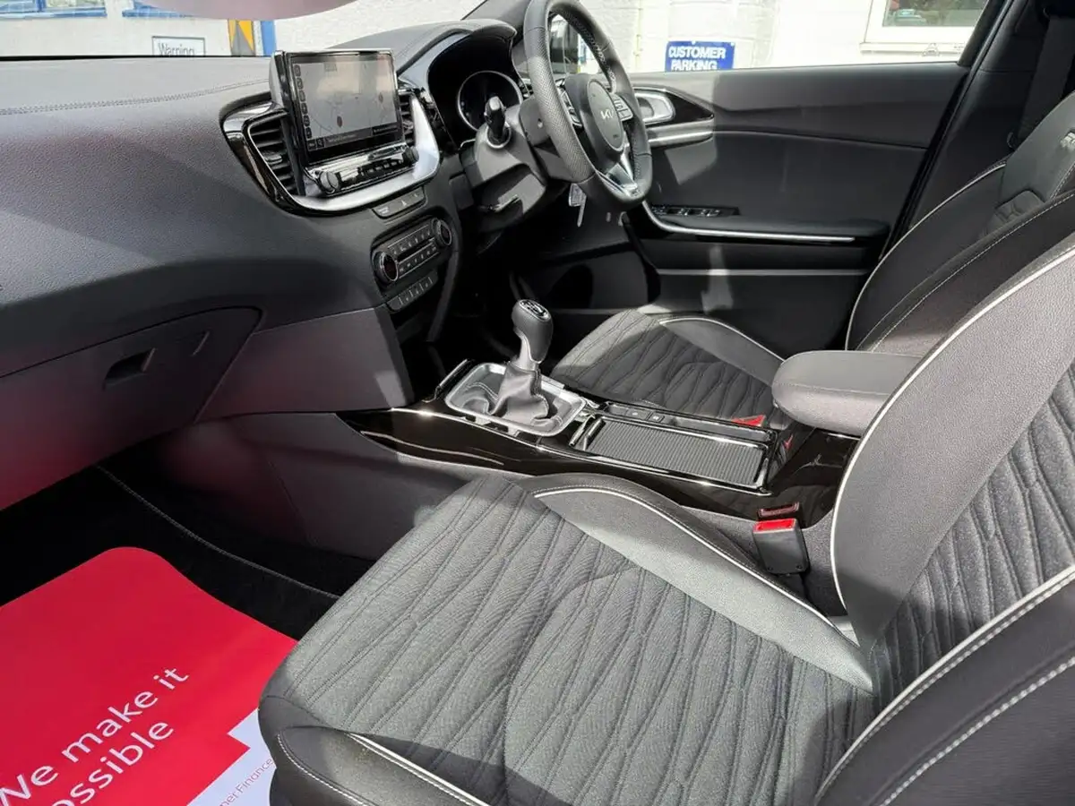2023-kia-ceed-15-t-gdi-gt-line-158bhp-big-7