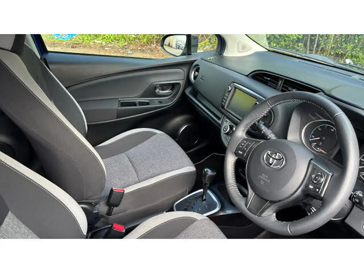 2020-toyota-yaris-15-vvt-i-y20-98bhp-hybrid-1497cc-e-cvt-big-10