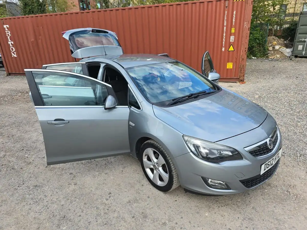 2012-vauxhall-astra-16-sri-vvt-16v-115ps-hatchback-5d-big-5