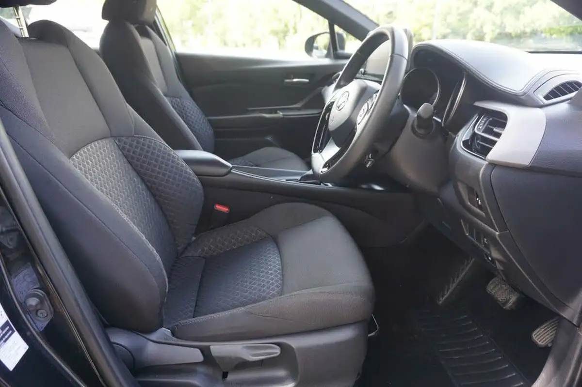 2022-toyota-c-hr-18-vvt-i-icon-big-4
