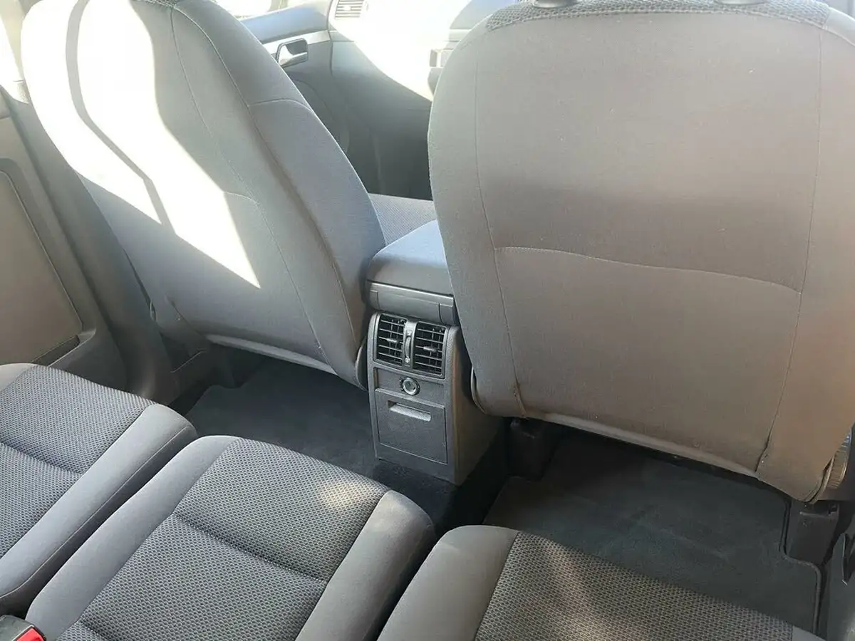 2013-volkswagen-touran-16td-bluemotion-s-tech-ss-big-37