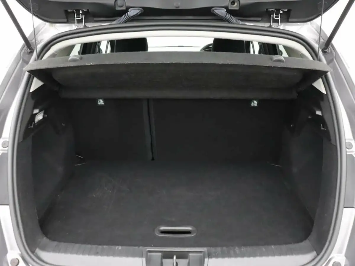 2021-renault-captur-13-tce-iconic-edition-big-18