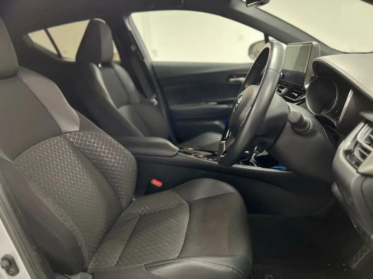 2022-toyota-c-hr-18-vvt-i-design-big-12